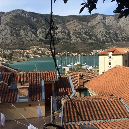 Chic & Stylish With Seaview-Terrace - Kotor Indah Apartment Exterior photo